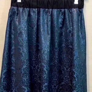 De Collection Black Full Skirt Jacquard Floral Pattern A-line